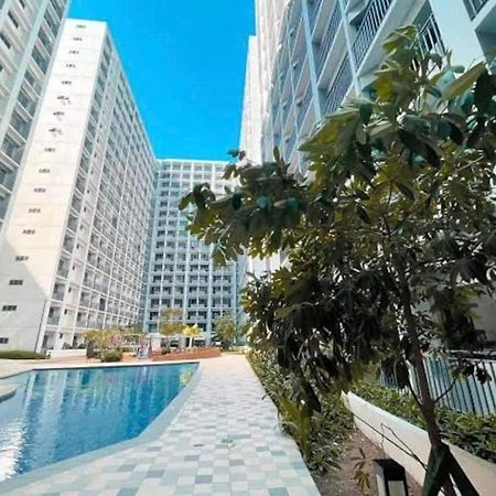 Deluxe Suites Razelles 2 At Shore 2 Residences Tower 1 Pasay Exterior photo