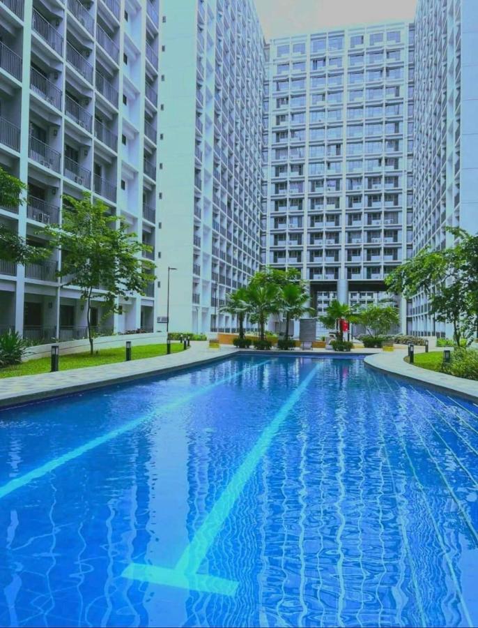 Deluxe Suites Razelles 2 At Shore 2 Residences Tower 1 Pasay Exterior photo