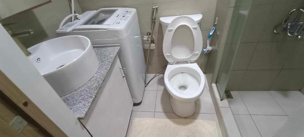 Deluxe Suites Razelles 2 At Shore 2 Residences Tower 1 Pasay Exterior photo