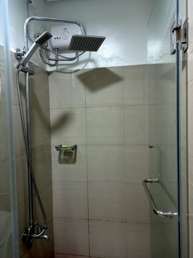Deluxe Suites Razelles 2 At Shore 2 Residences Tower 1 Pasay Exterior photo