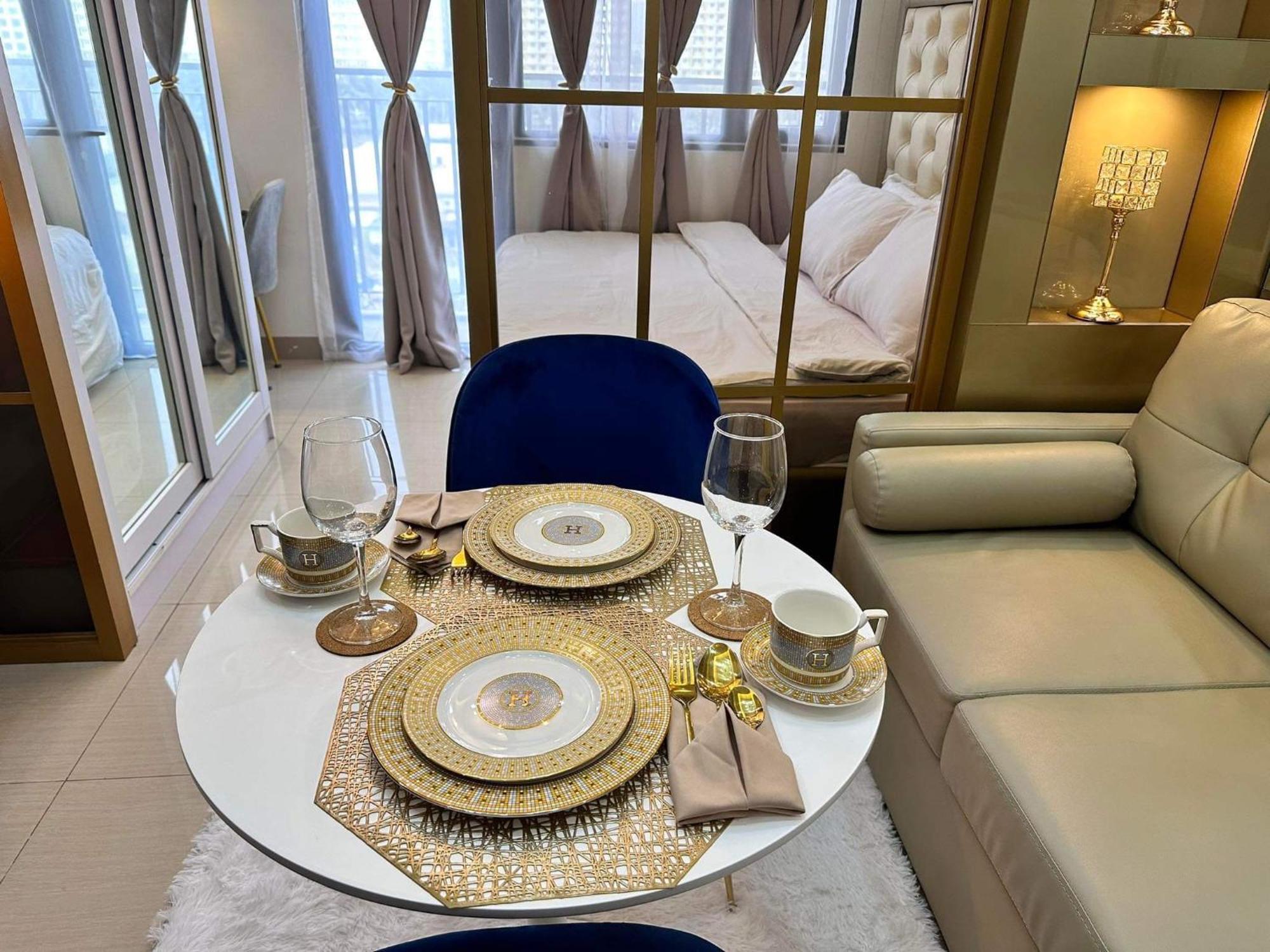 Deluxe Suites Razelles 2 At Shore 2 Residences Tower 1 Pasay Exterior photo