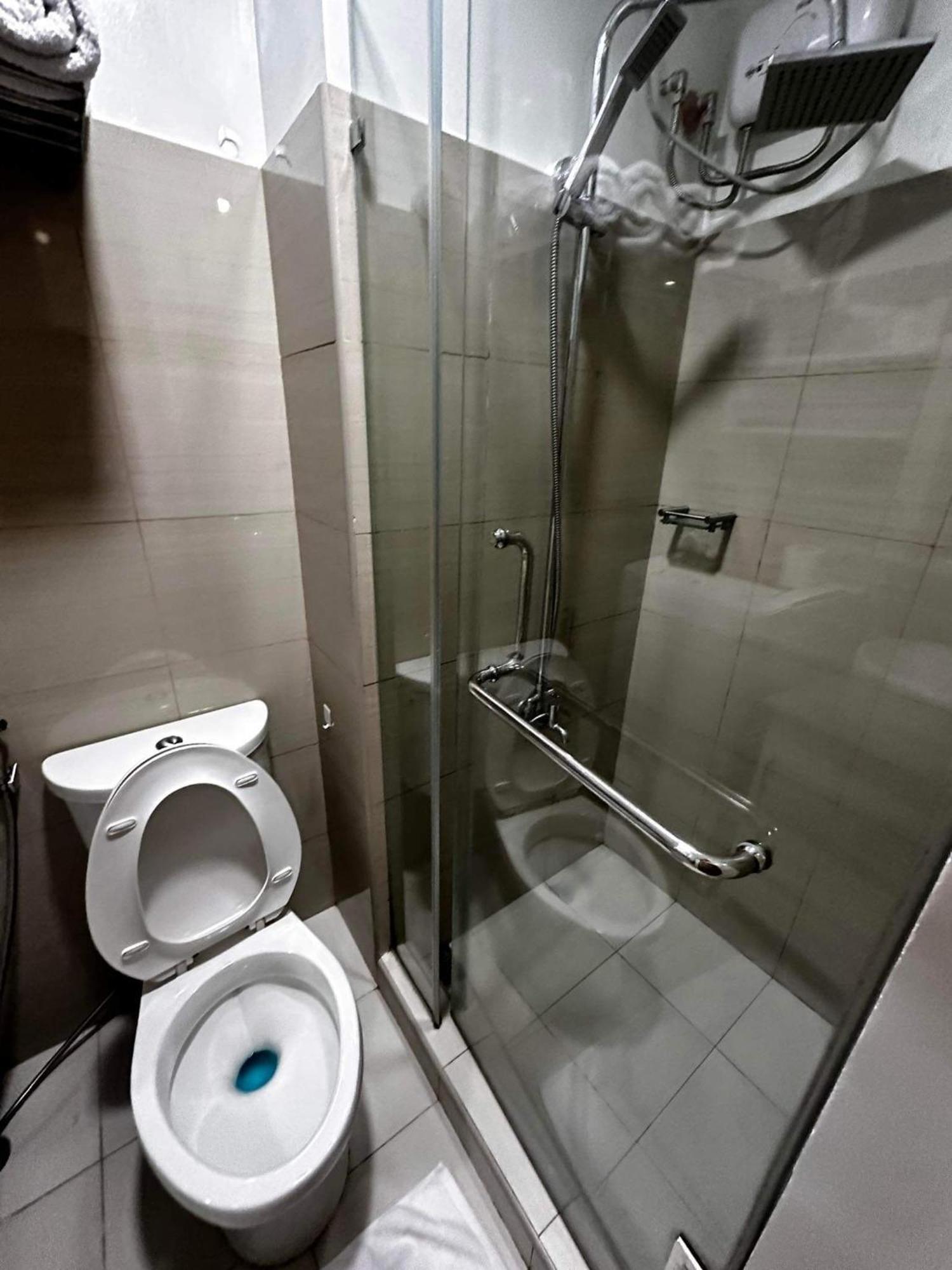 Deluxe Suites Razelles 2 At Shore 2 Residences Tower 1 Pasay Exterior photo